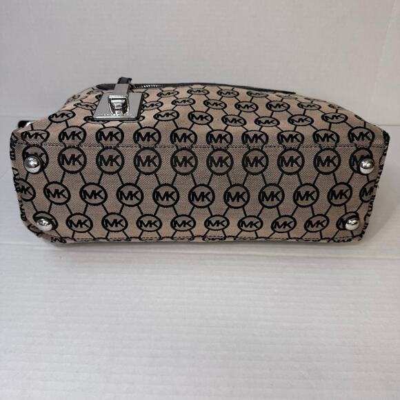 Michael Kors Calista Monogram Large Satchel GUC - Picture 11 of 16